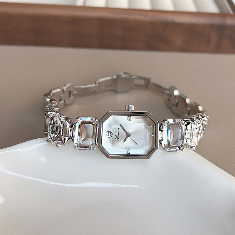 Luxury Watch White - UTHAI ساعات نسائية للبنات ساعة يد