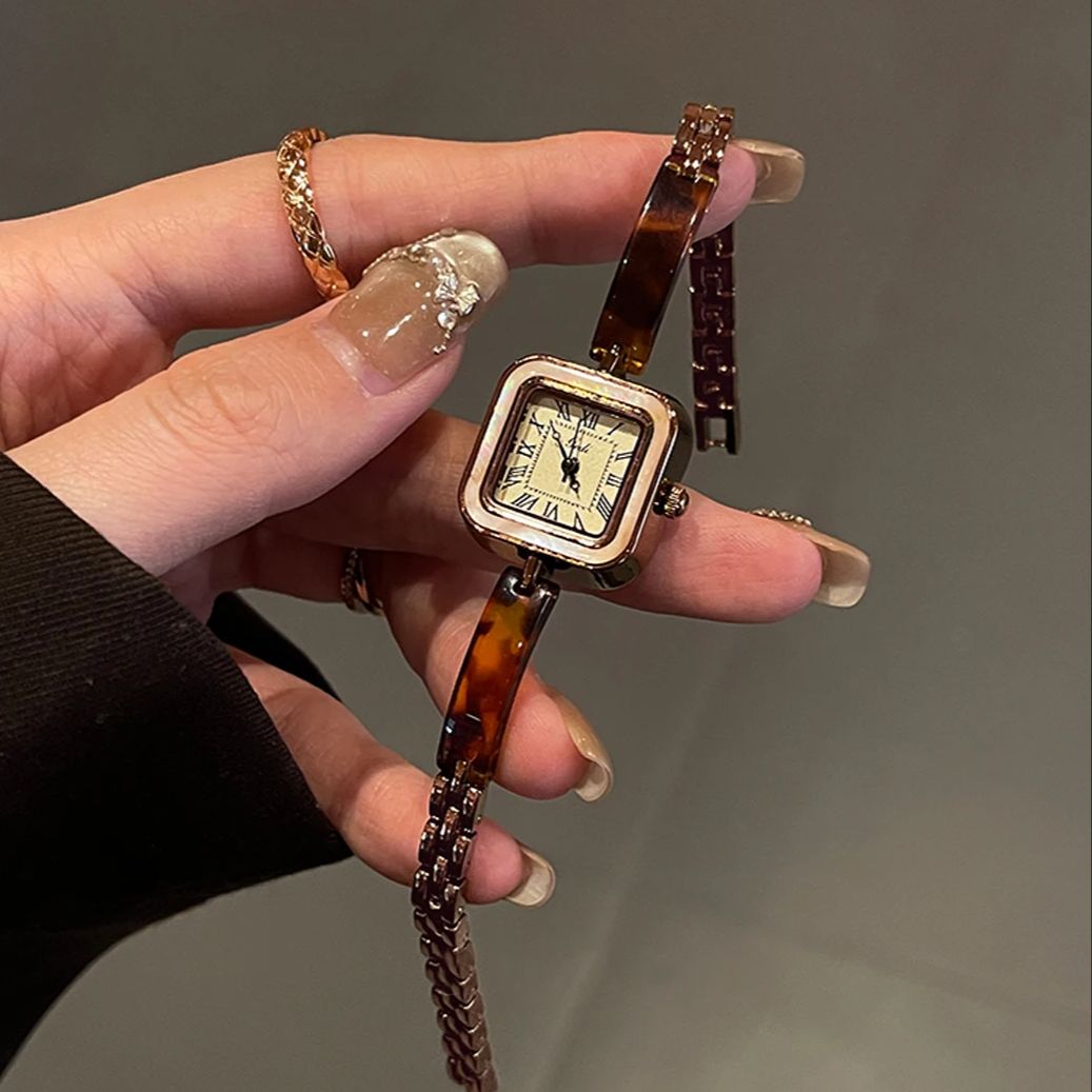 Luxury Watch Vintage - ساعات نسائية كلاسيكية فاخرة بأرقام رومانية