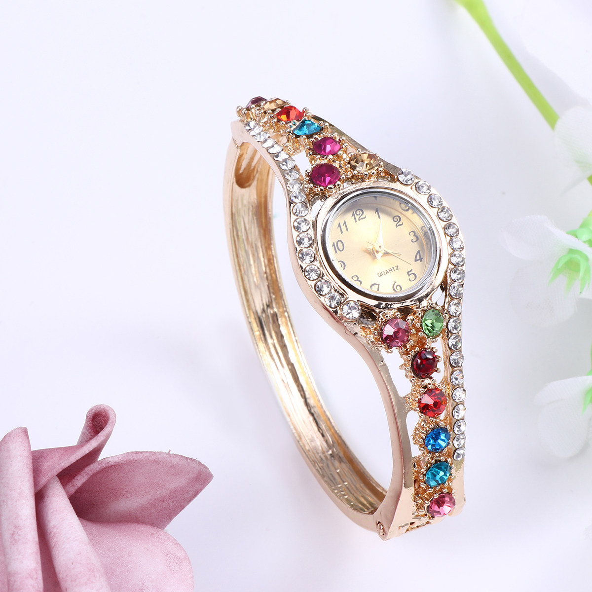 Luxury Watch White - ساعة يد أنيقة للنساء بسوار ملون