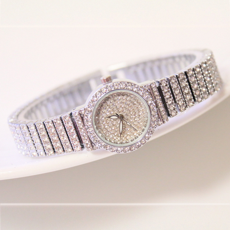 ساعات يد نسائية من الألماس ، س - مراجعة Luxury Watch Index وسعره