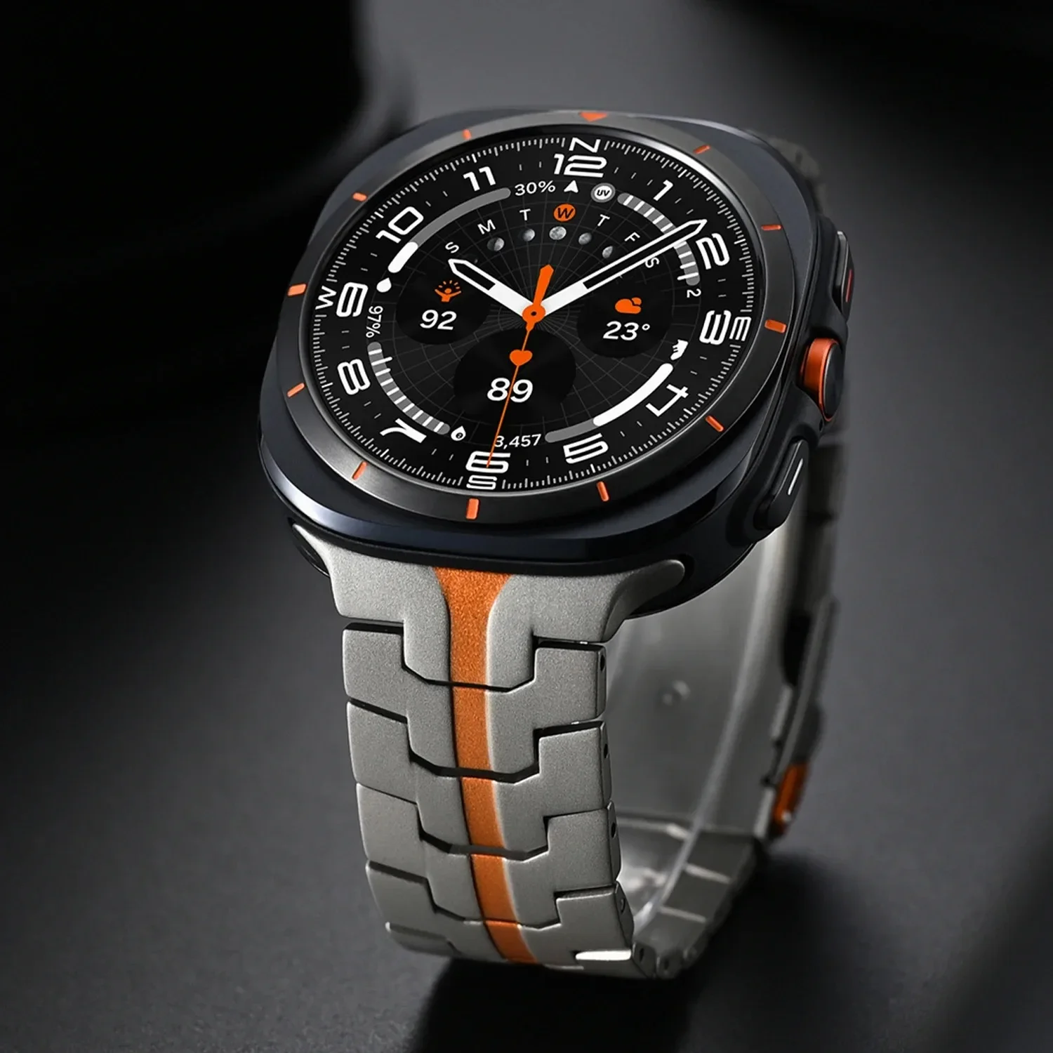 حزام من التيتانيوم لساعة سامسو - مراجعة Luxury Watch Galaxy وسعره