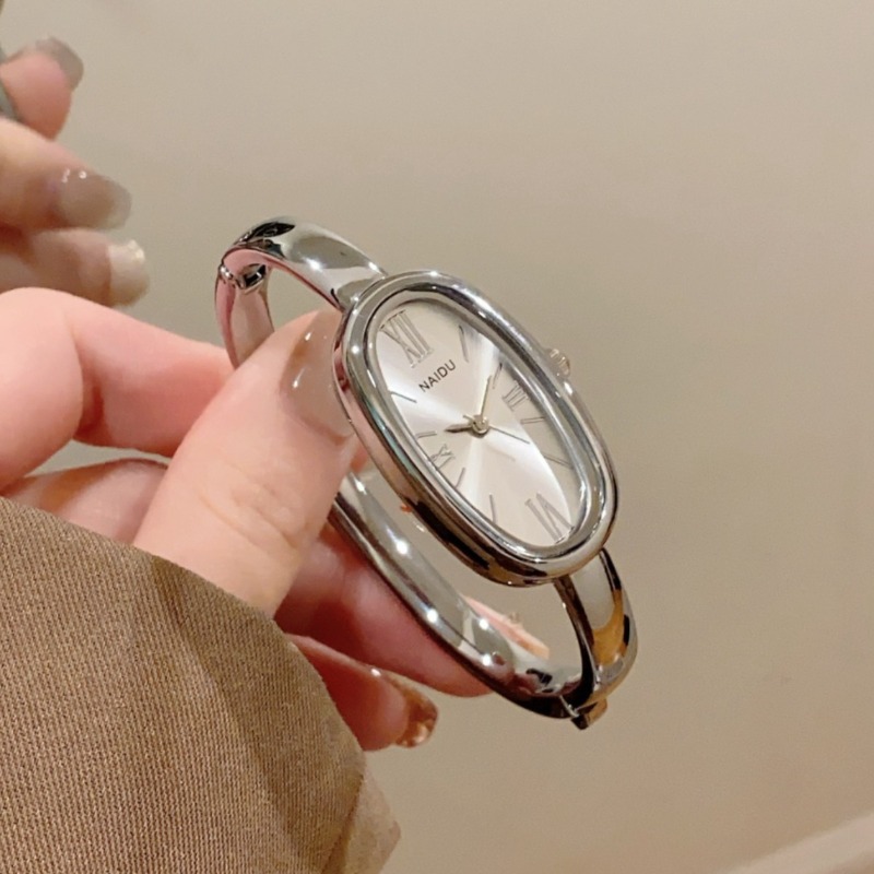 ساعة يد نسائية كوارتز بتصميم ر - مراجعة Luxury Watch Index وسعره