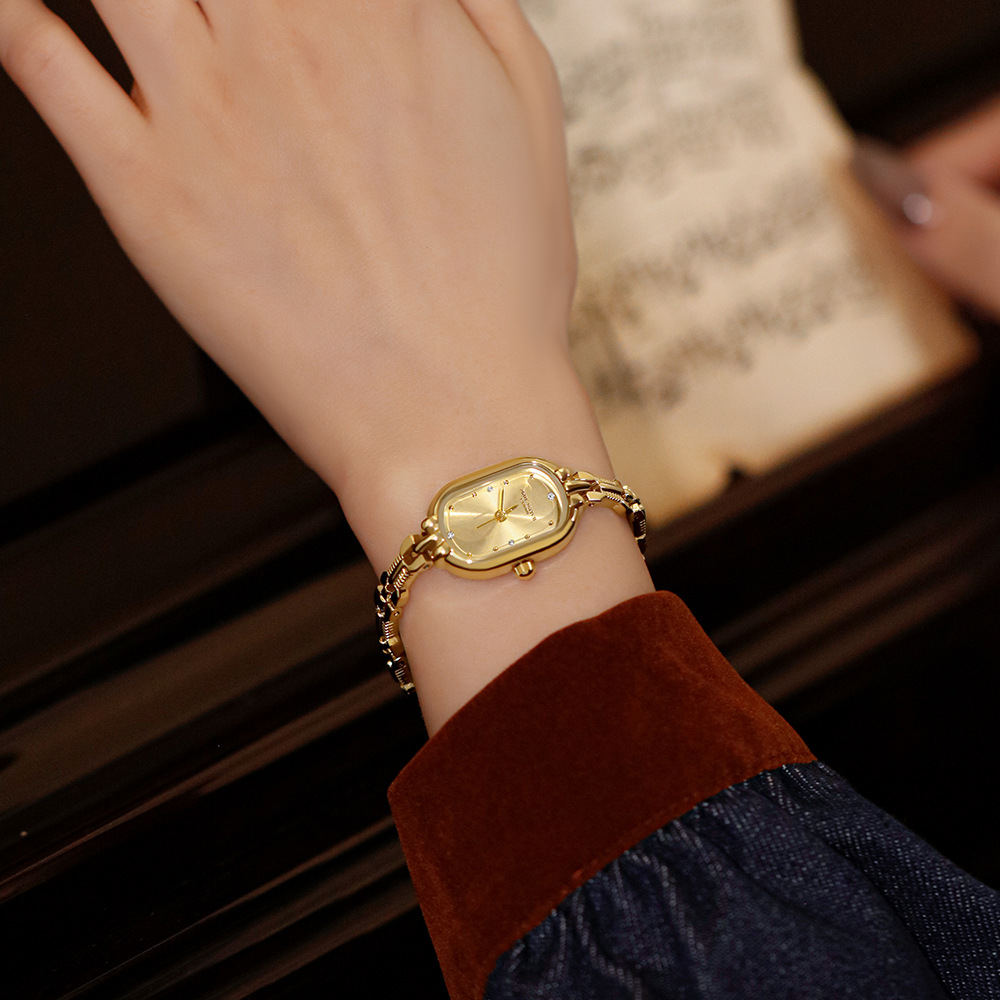 ساعة سوار خمر للنساء ، حركة يا - مراجعة Luxury Watch Vintage وسعره