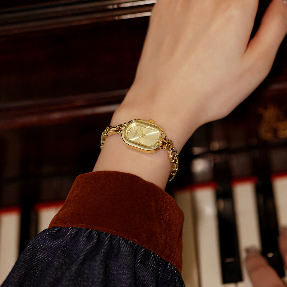 ساعة سوار خمر للنساء ، حركة يا - مراجعة Luxury Watch Vintage وسعره
