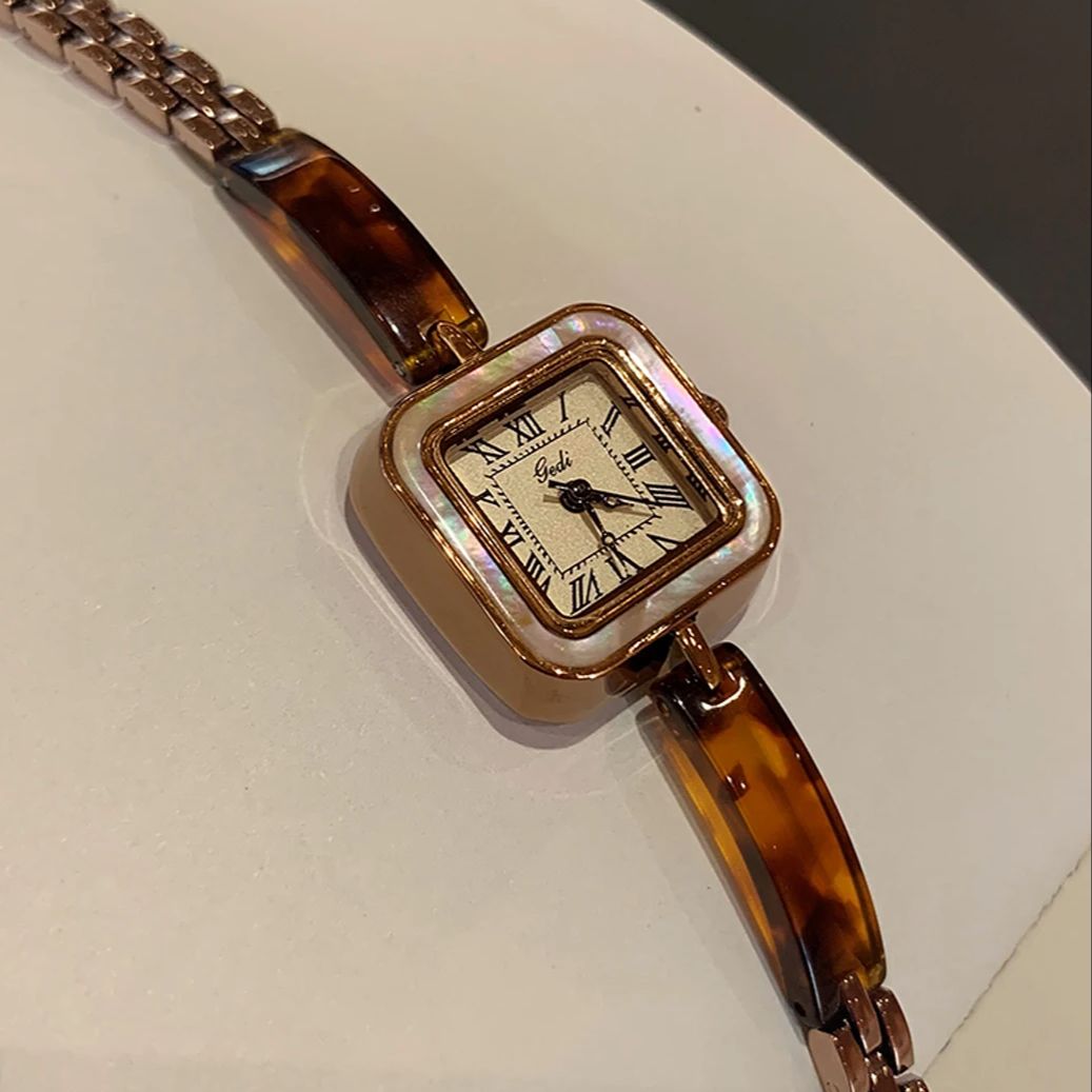 ساعات نسائية كلاسيكية فاخرة بأ - مراجعة Luxury Watch Vintage وسعره