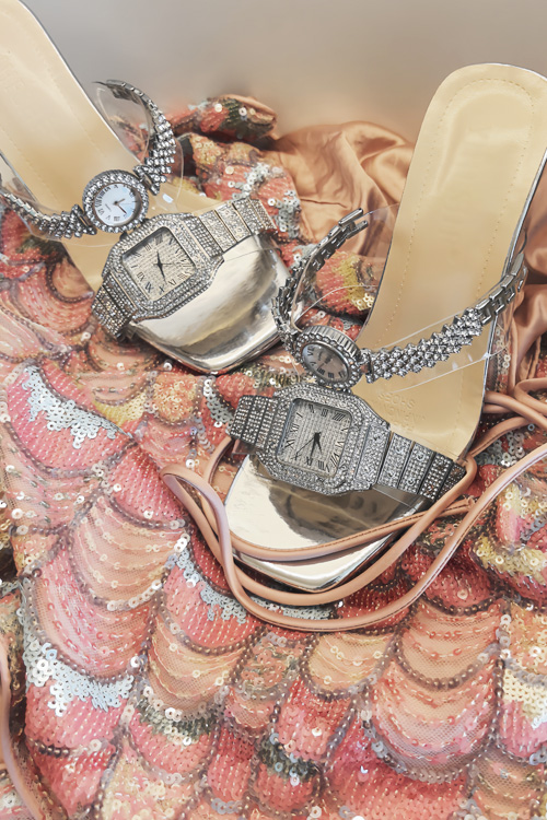 تصميم أصلي ساعة كريستال بكعب ع - مراجعة Luxury Watch Square وسعره