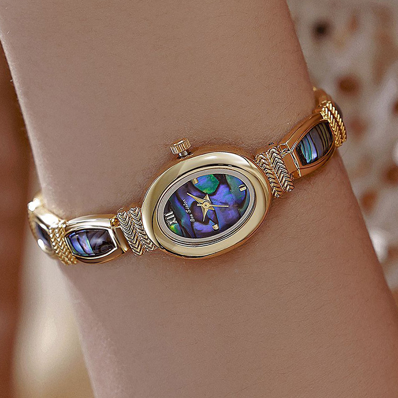 البيضاوي الهاتفي النساء ساعات  - مراجعة Luxury Watch Index وسعره