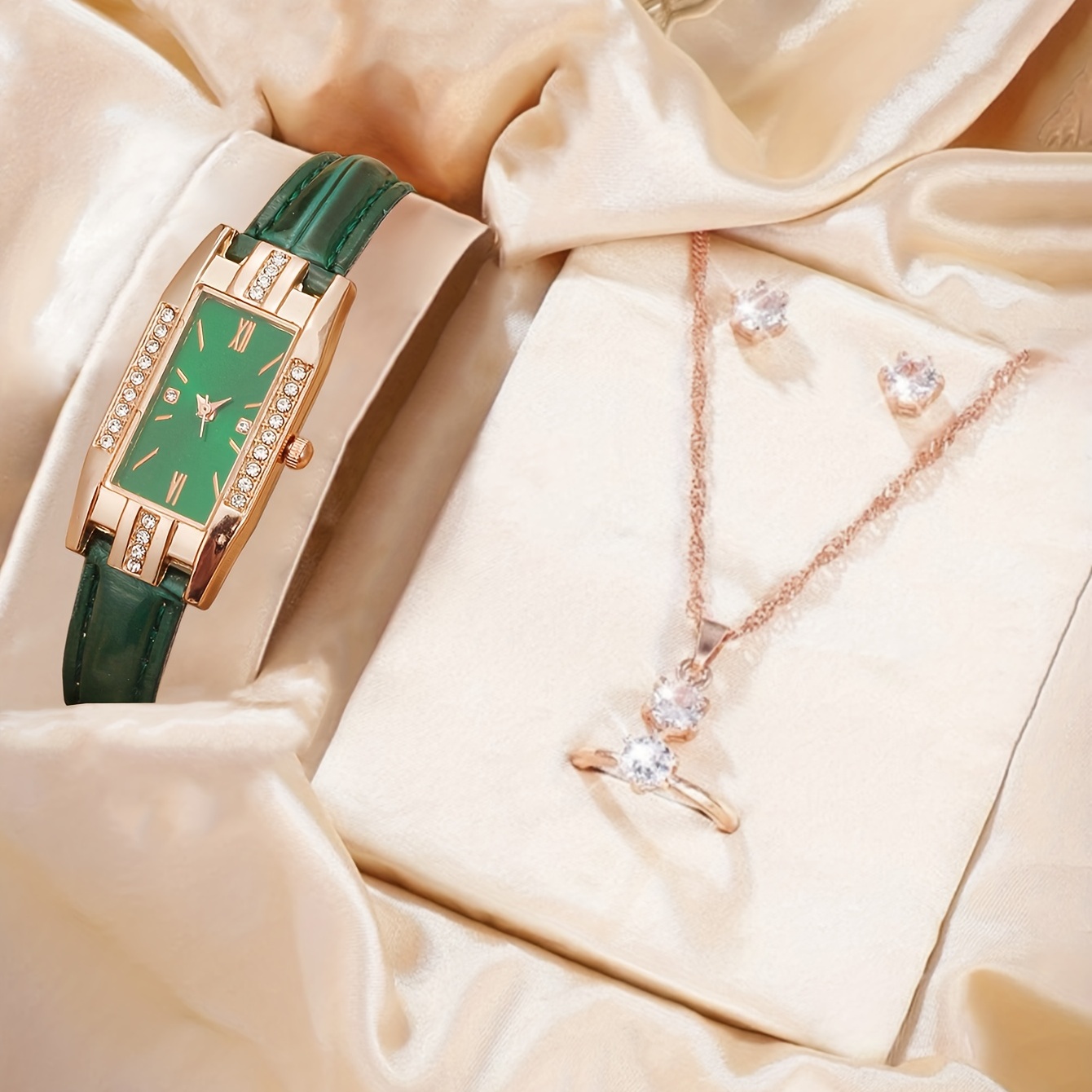 ساعة كوارتز فاخرة مزينة بأحجار - مراجعة Luxury Watch Gift For Her وسعره