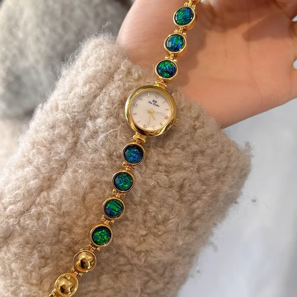 ساعات نسائية فاخرة سوار اليشم  - مراجعة Luxury Watch With Green Dial وسعره