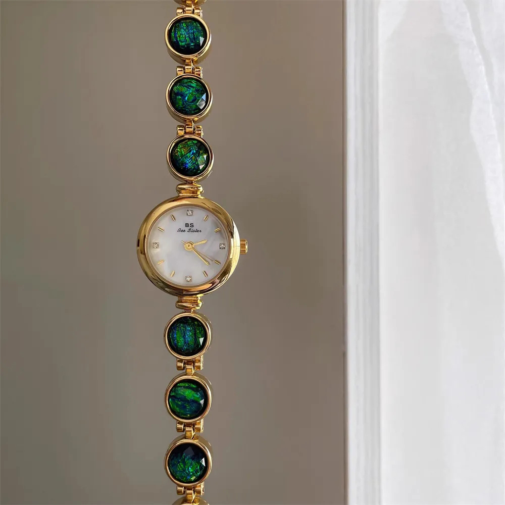 ساعات نسائية فاخرة سوار اليشم  - مراجعة Luxury Watch With Green Dial وسعره