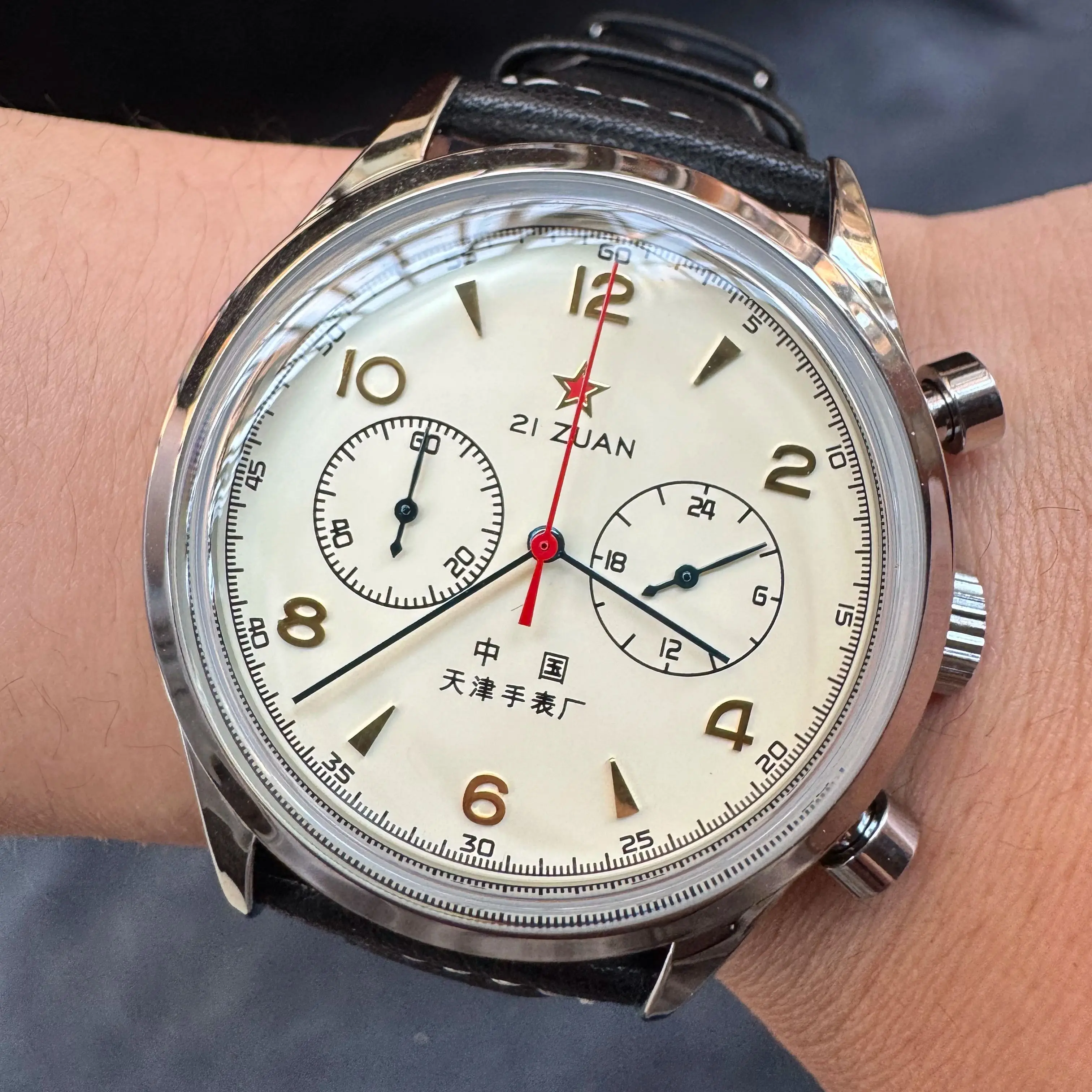 ساعات رجالية 1963، ساعة طيار أ - مراجعة Chronograph Flyback Watch وسعره