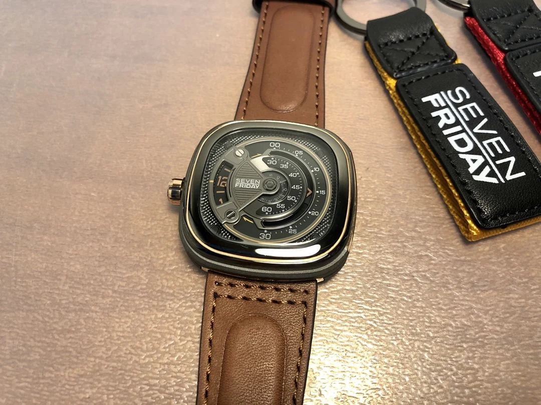 ساعة FRIDAY-ساعة ميكانيكية للر - مراجعة Luxury Watch Low Price وسعره
